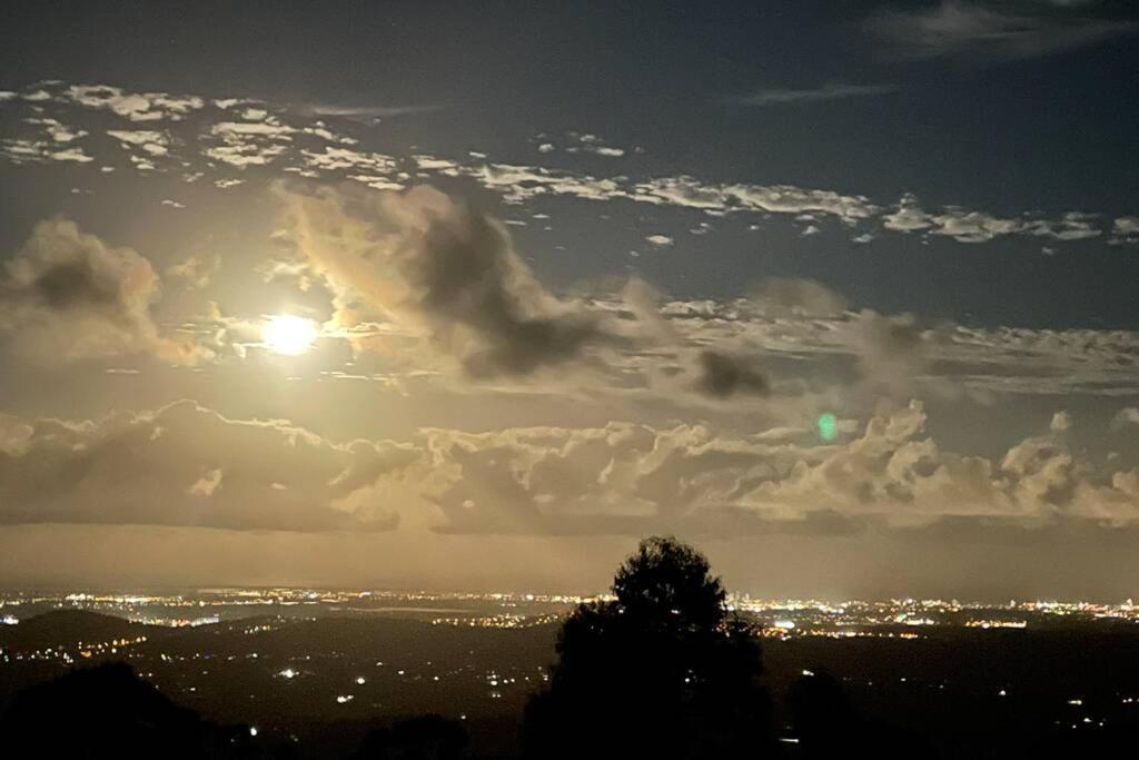 Mountain Living With Ocean Views Villa Mount Tamborine Buitenkant foto